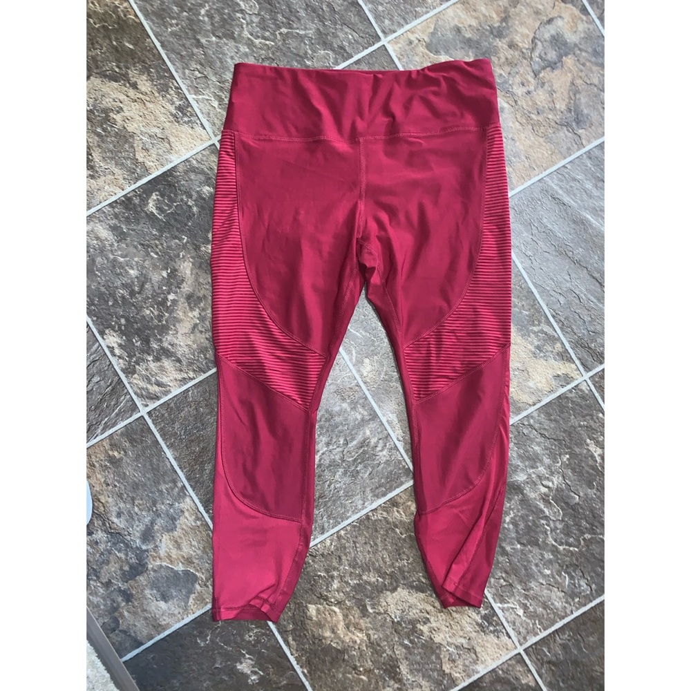 Size large leggings